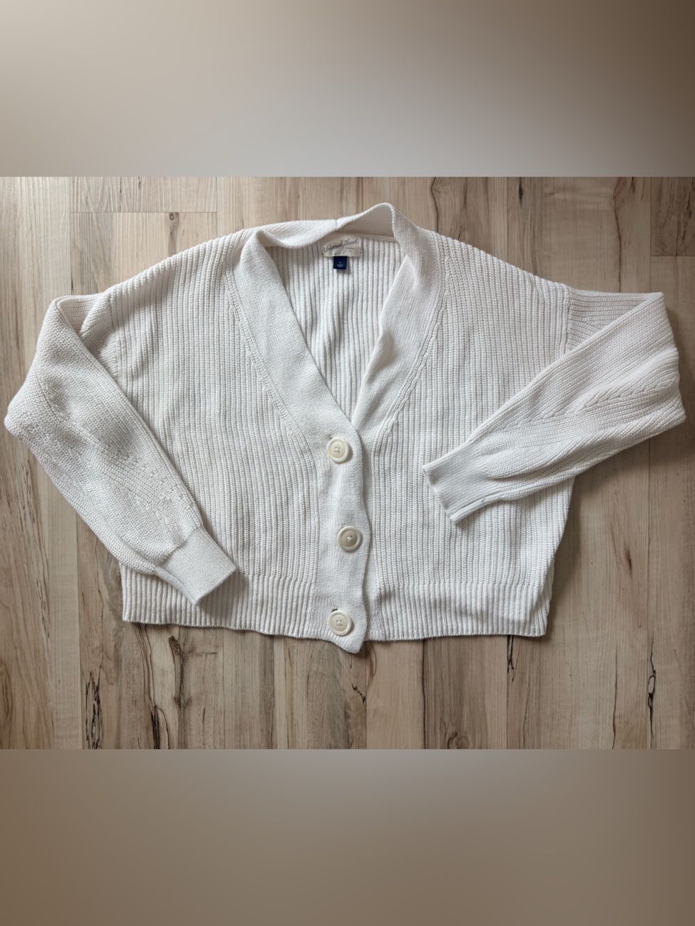Universal Thread Women’s White Rib Knit V-Neck Button Front Cardigan S